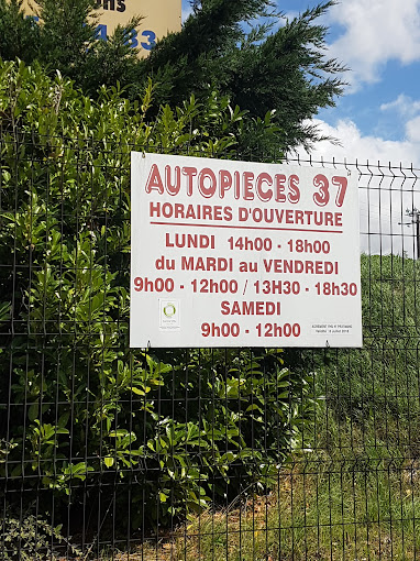 Aperçu des activités de la casse automobile AUTOPIECES 37 située à LE BOULAY (37110)